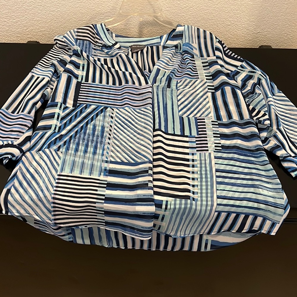 Like New Van Heusen Shirt Size L